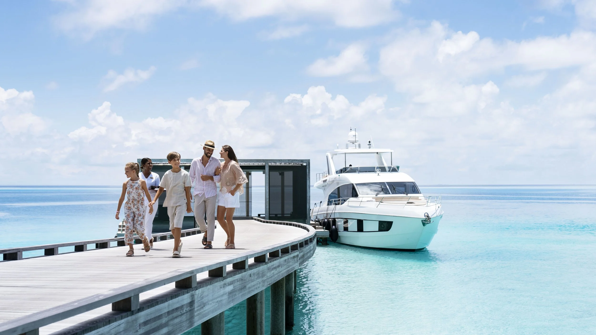 Ritz-Carlton Maldives, Fari Islands Arrival Pontoon