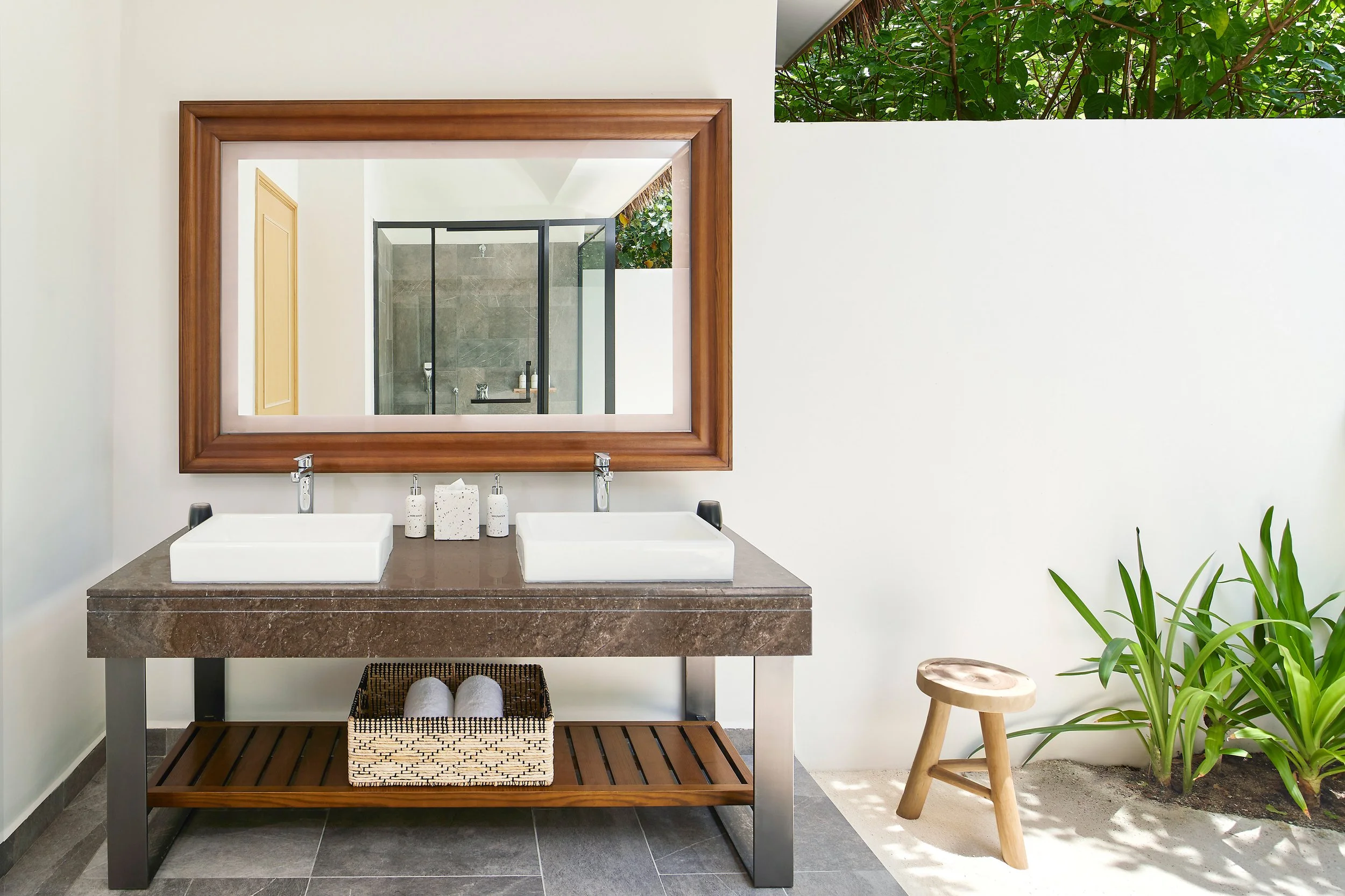 Beach Villa with Garden Pool - Bath