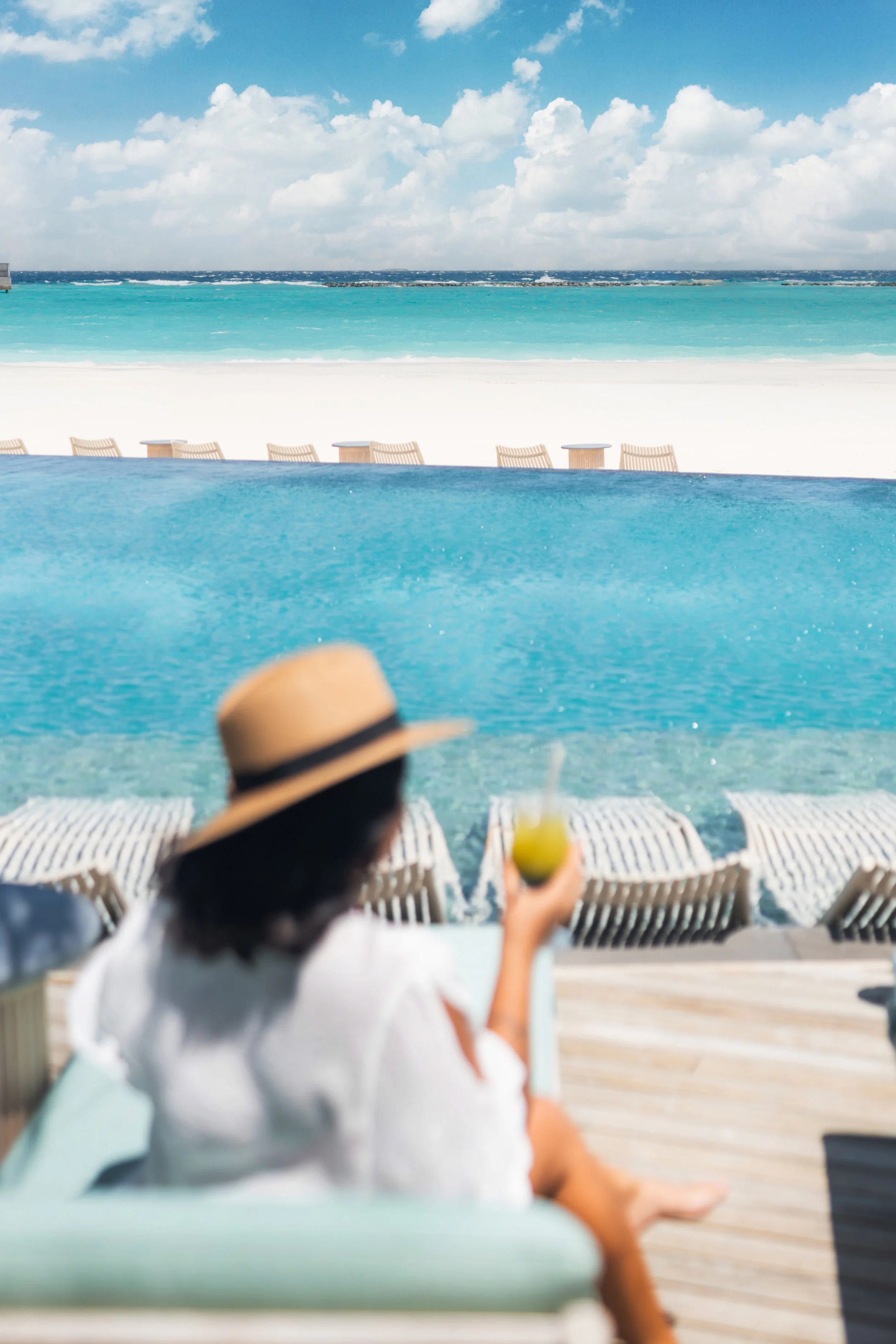 RAAYA by Atmosphere - SOAQ Pool Bar - 03.jpg