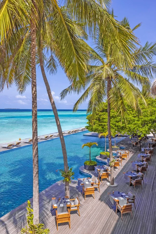 Anantara Kihavah - Manzaru lunch setup daylight-600x900.jpg