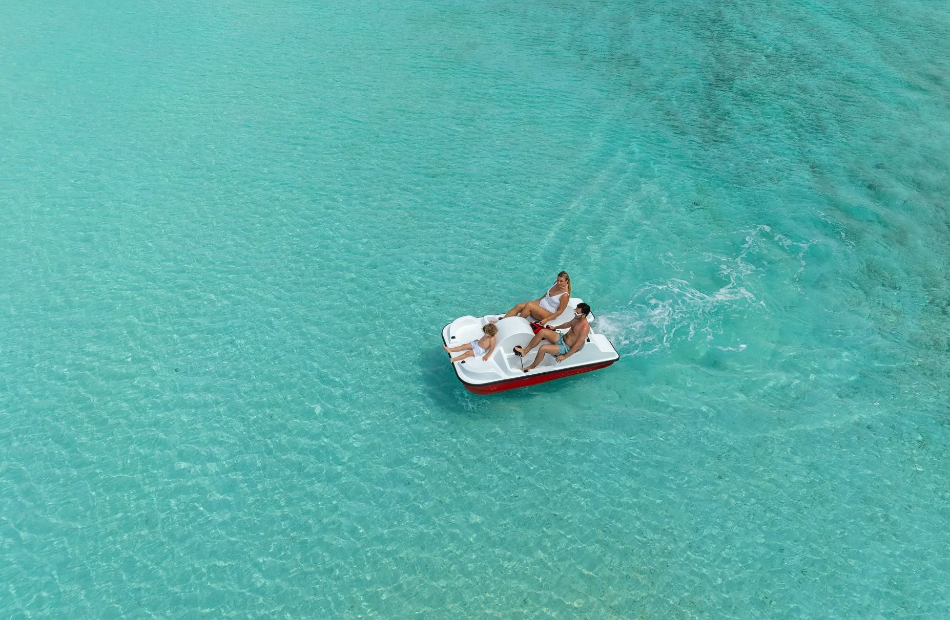 SO / Maldives - Paddle Boat