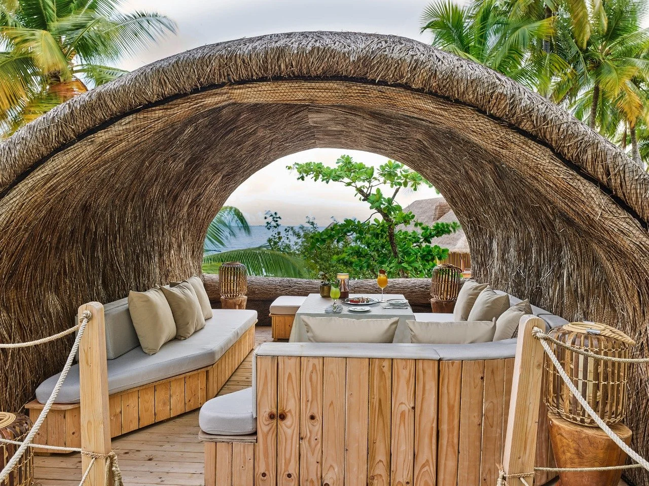 Manta Treehouse Dining
