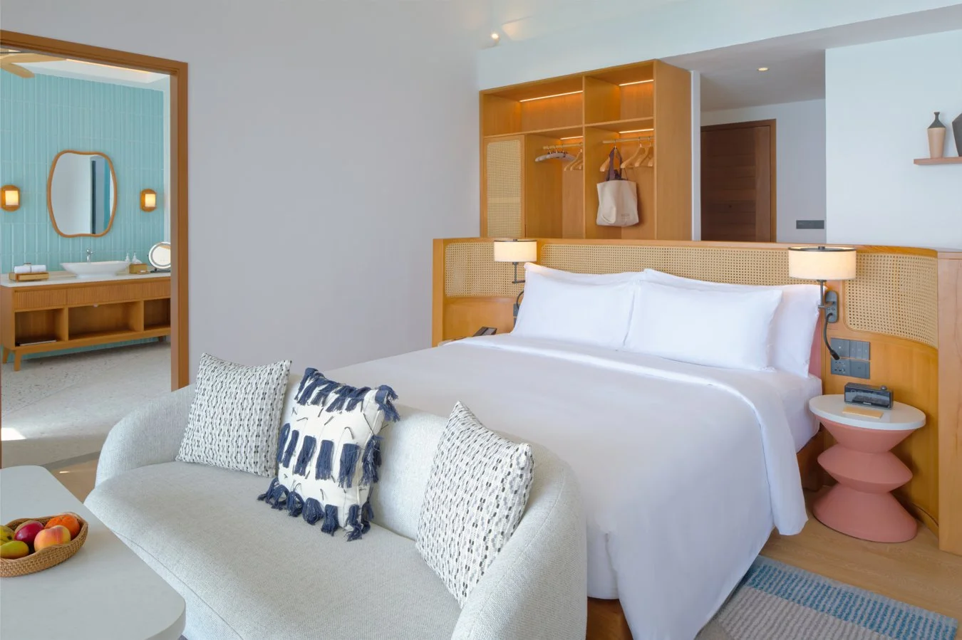 dusitd2-feydhoo-maldives-accommodation-overwater-pool-villa-bedroom-bathroom-interior-1350x899.jpg