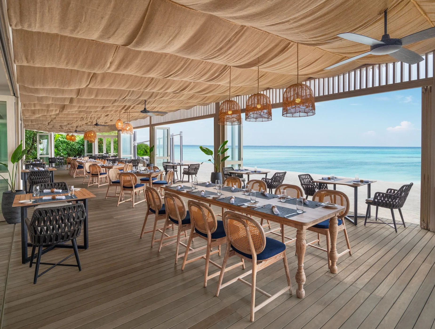 Riviera Tapas & Bar - Daylight