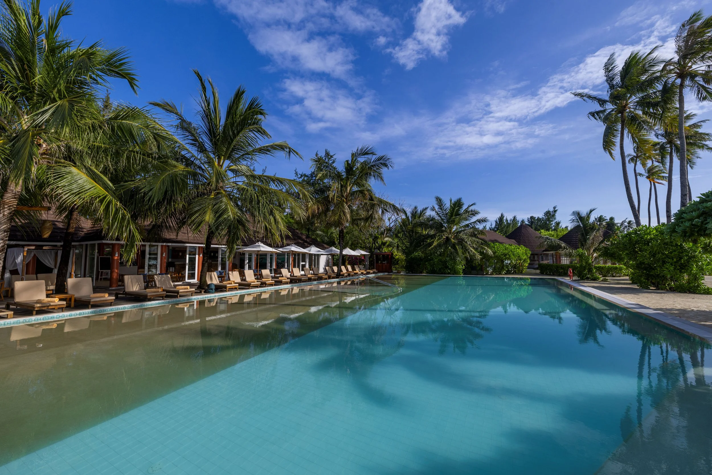 SSO_Pool_Bar_Exterior_Yacob_24-12.jpg