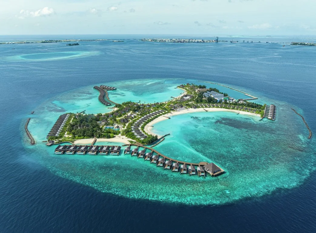 dusitd2-feydhoo-maldives-Island-aerial-exterior-overview-1043x768.jpg