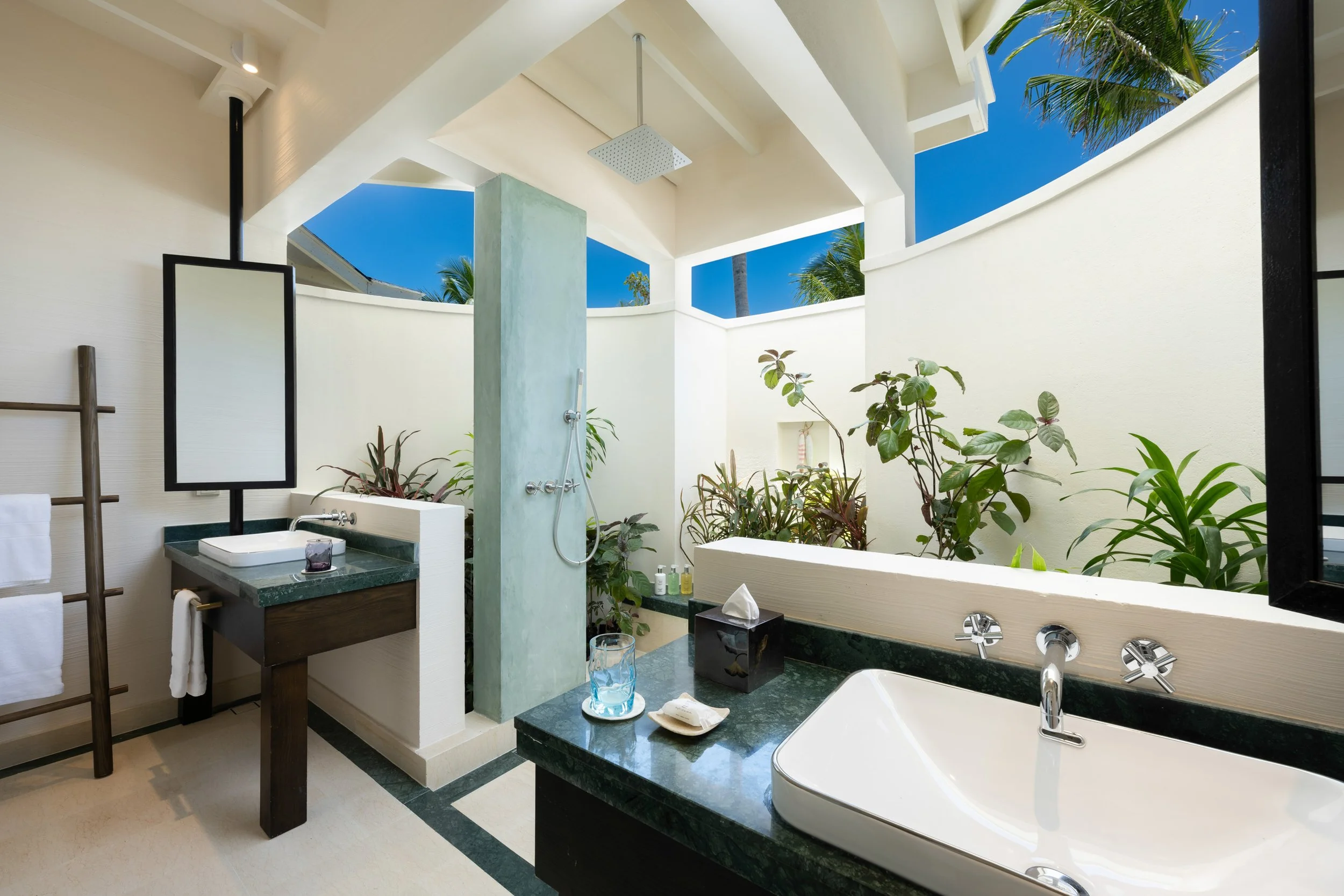 OBLU XPERIENCE AILAFUSHI - BEACH VILLA - BATHROOM.jpg