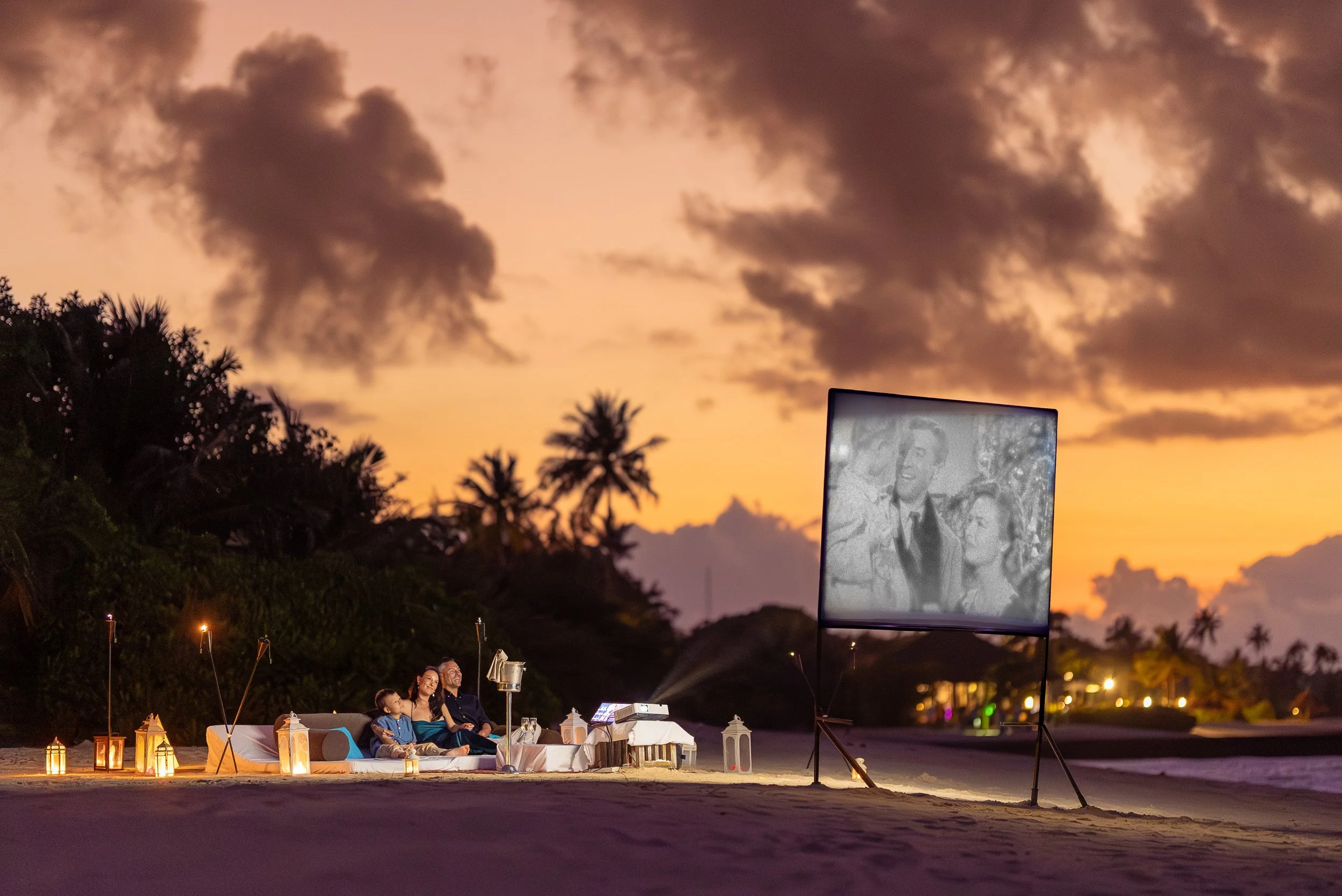 Atmosphere Kanifushi Maldives - Open Cinema Lifestyle