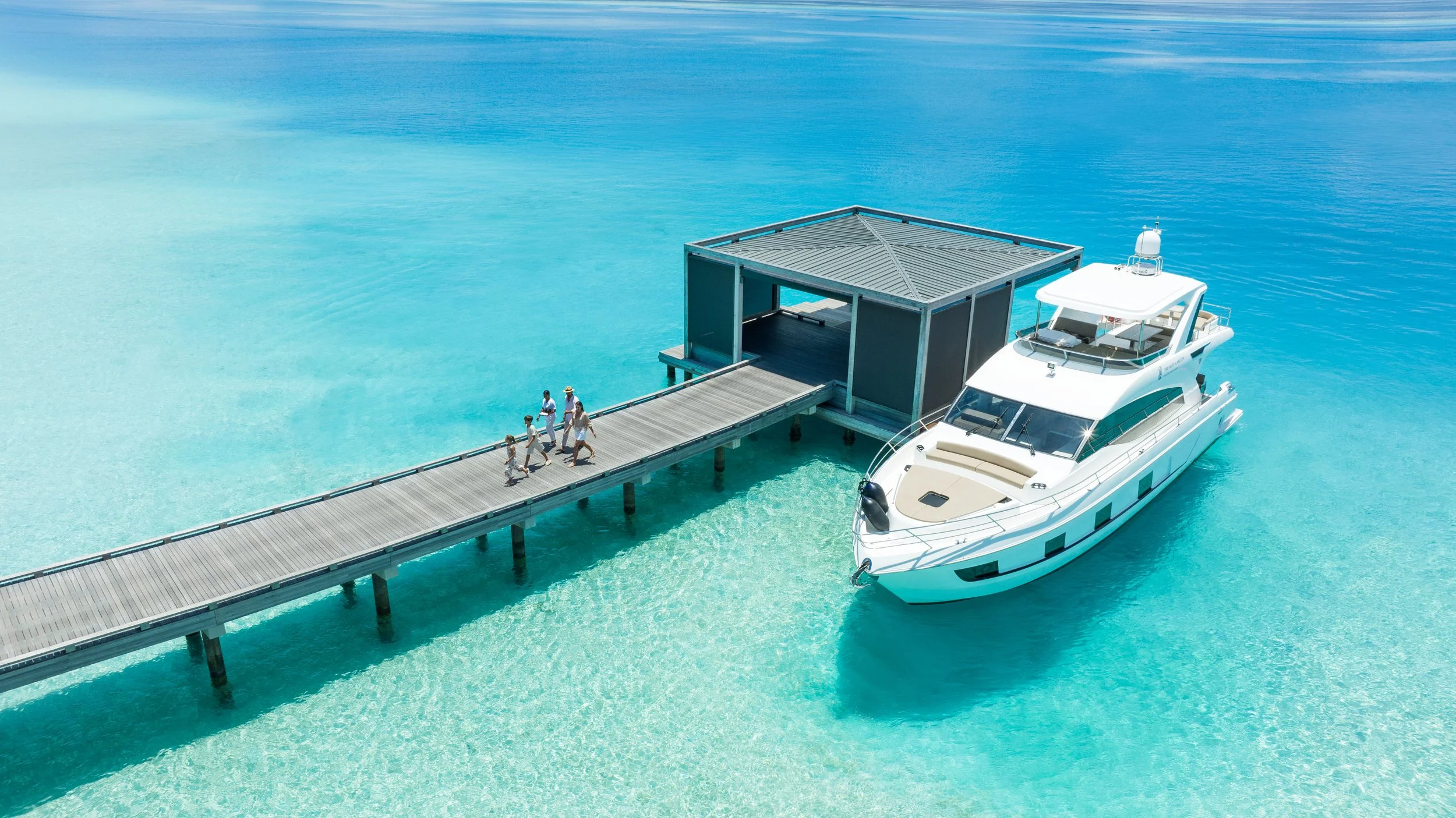 Ritz-Carlton Maldives, Fari Islands Arrival Pontoon