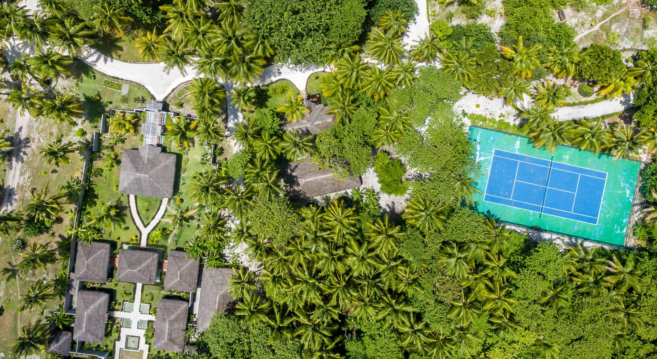 Furaveri Maldives - Aerial Tennis