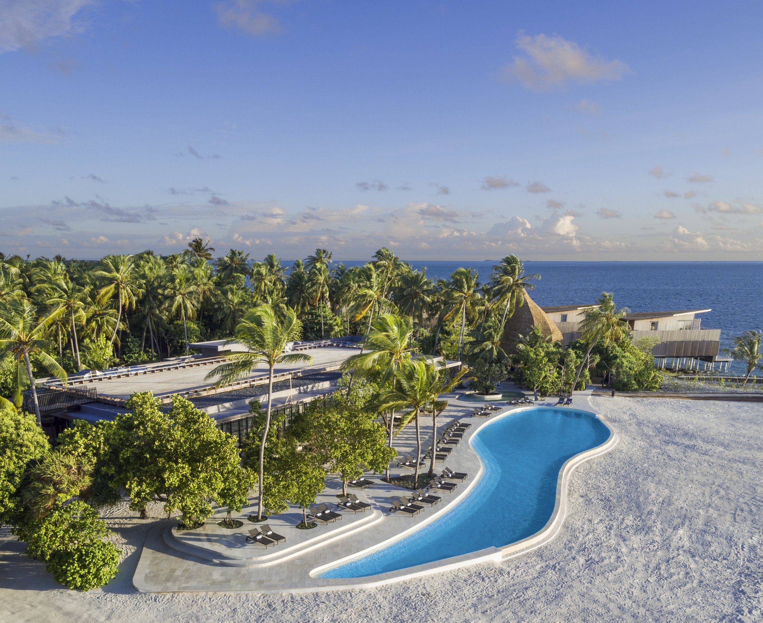 The St. Regis Maldives Vommuli - Infinity Pool 