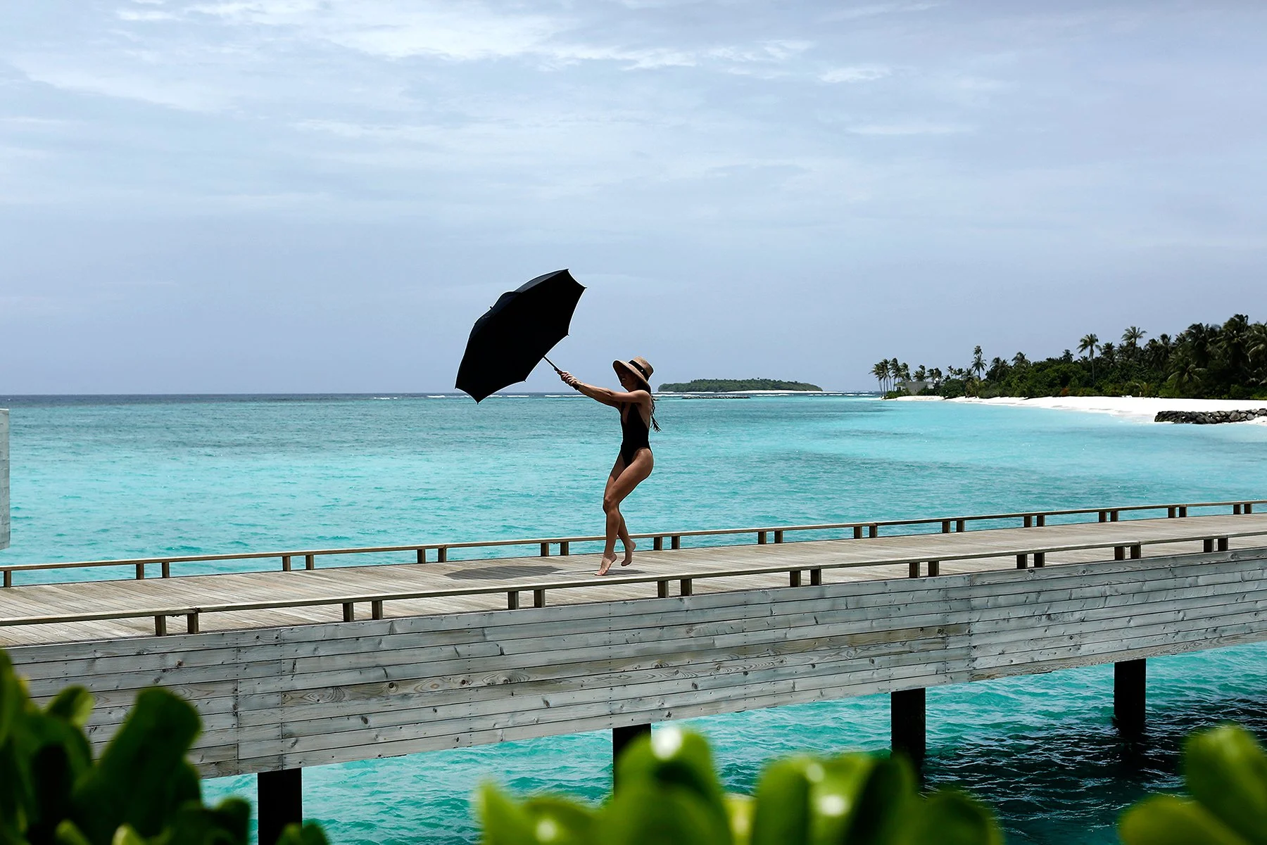 Alila Kothaifaru - sunset Overwater Pool Villa