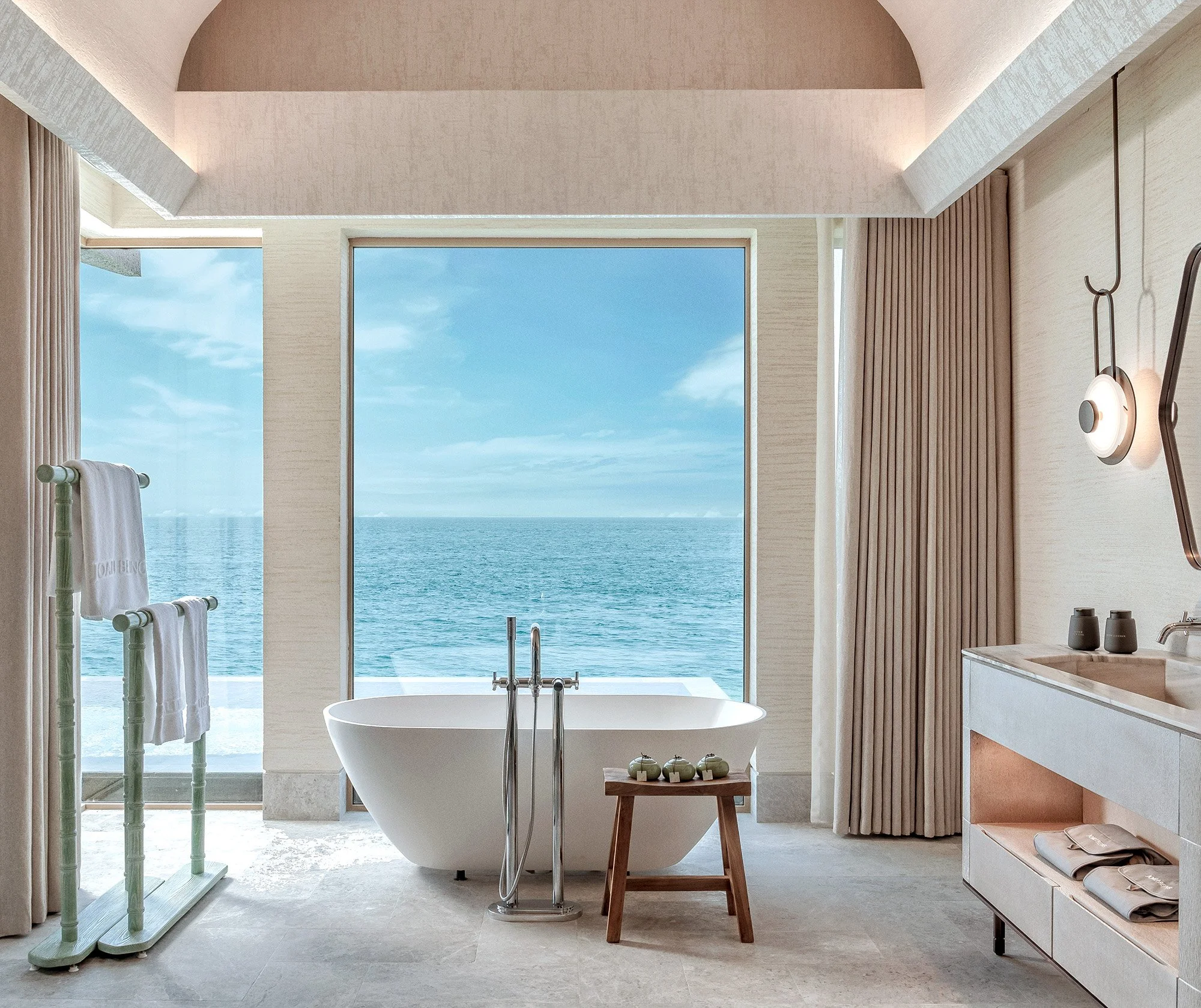 Grand Two Bedroom Ocean Pool Villa - Bath