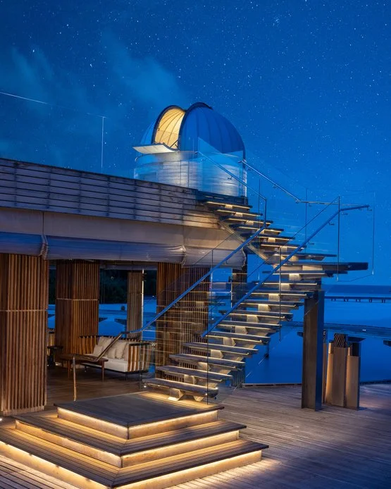 Anantara Kihavah -  SKY Bar observatory-555x694.jpg