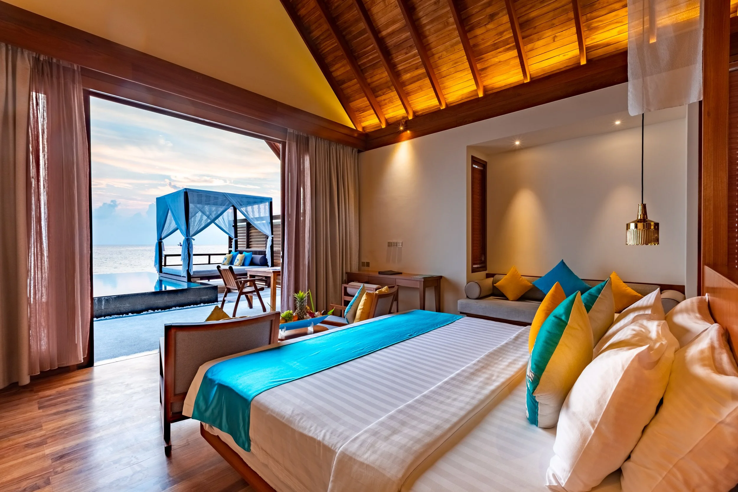 Furaveri - Sunset Ocean Pool Villa Room