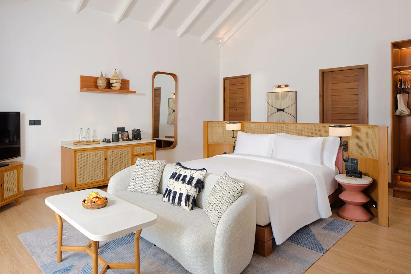 dusitd2-feydhoo-maldives-accommodation-beach-villa-bedroom-overview-1350x900.jpg