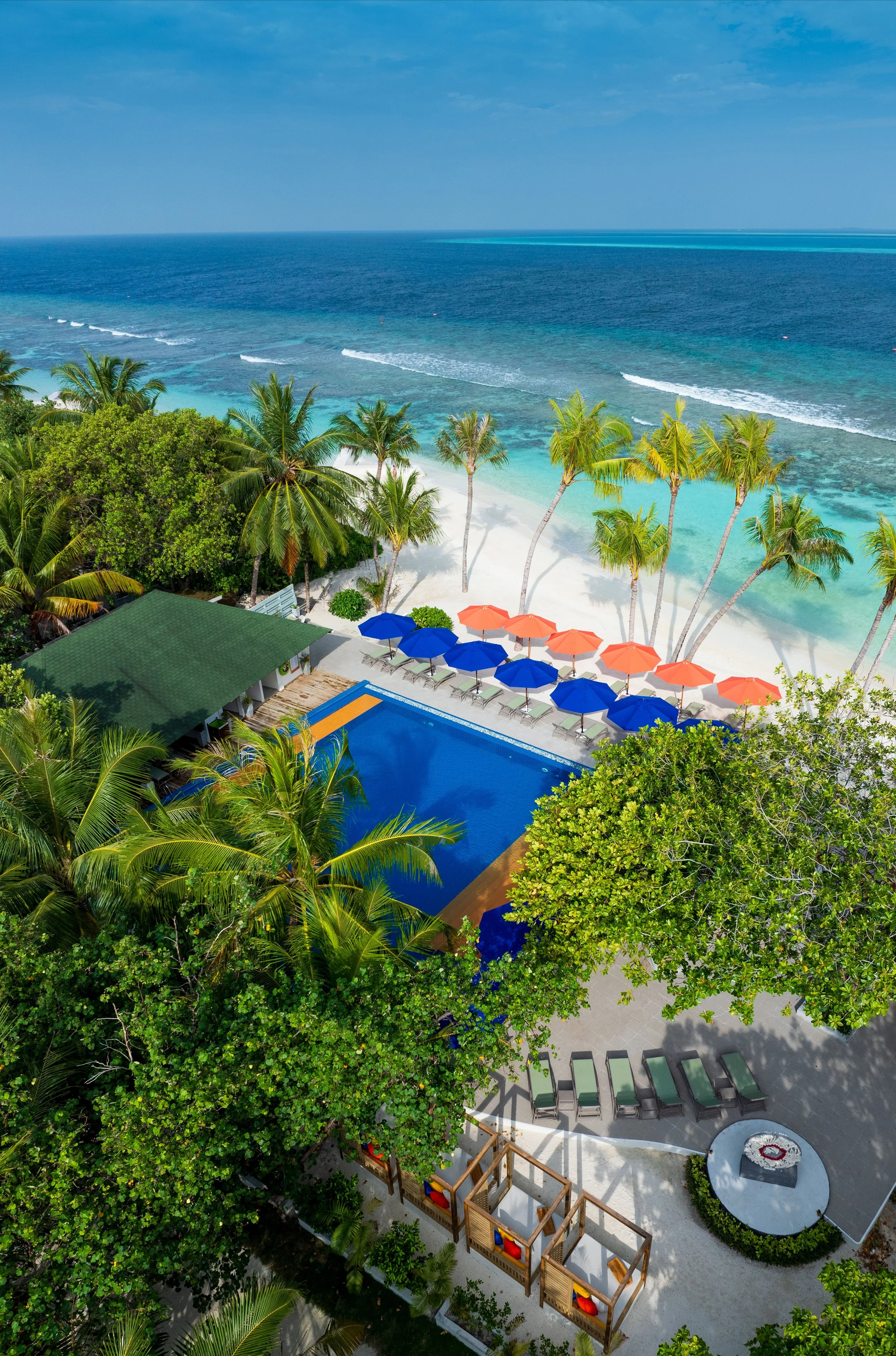 OBLU NATURE Helengeli by SENTIDO Raa Bandhi Bar- Pool Aerial 6 copy.jpg