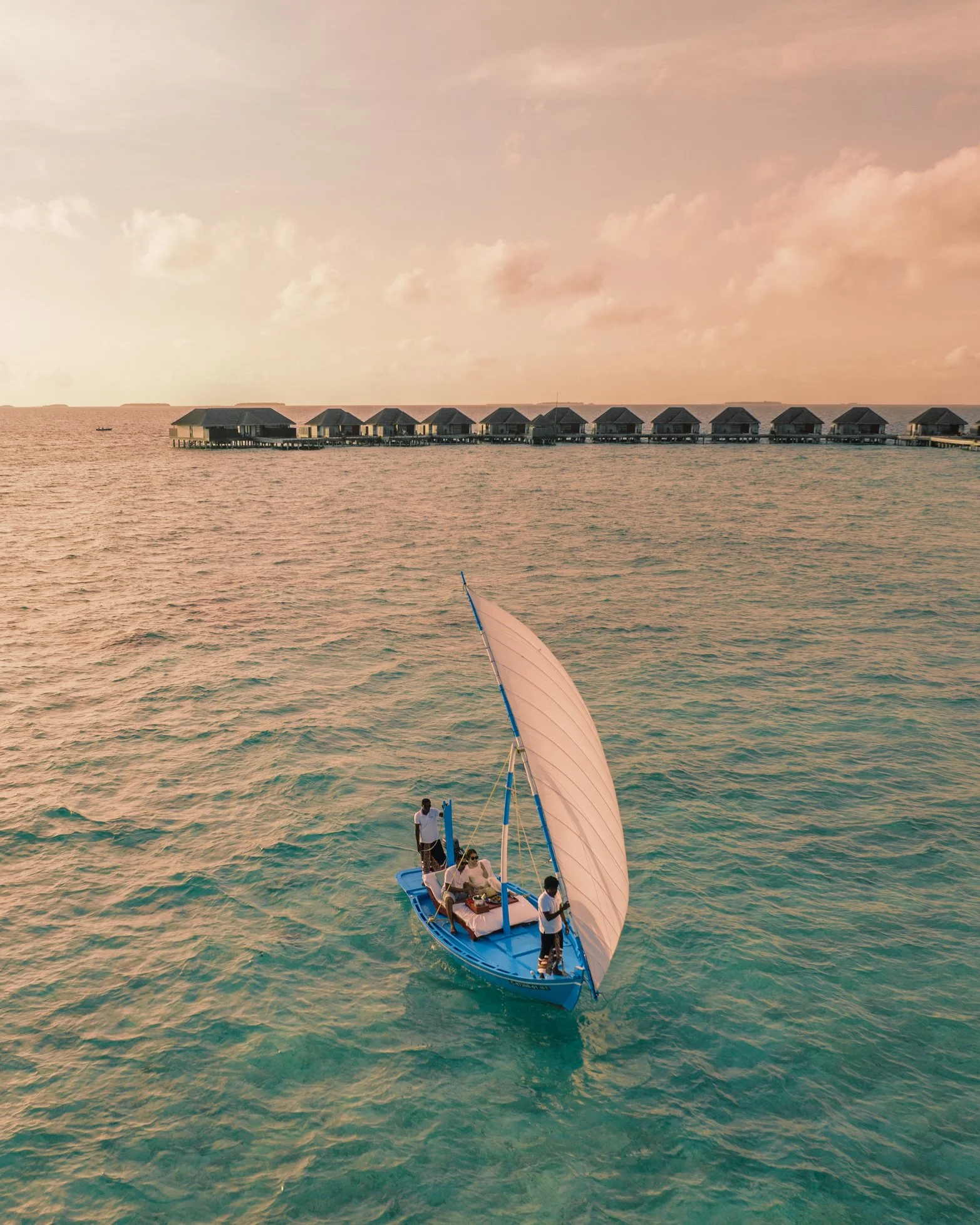 Dusit Thani Maldives - Dhoni sailing
