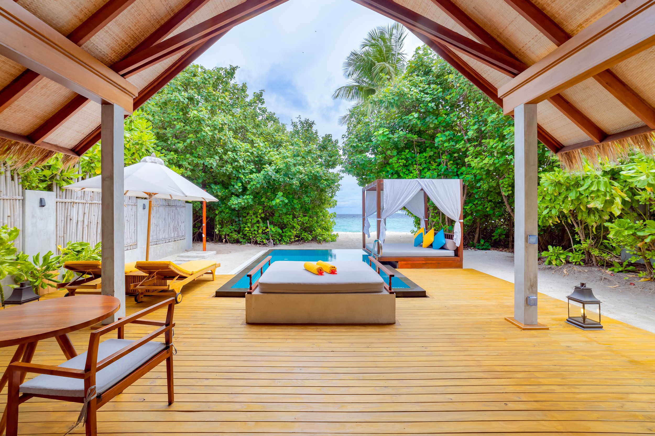 Furaveri - Beach Pool Villa Deck & Pool