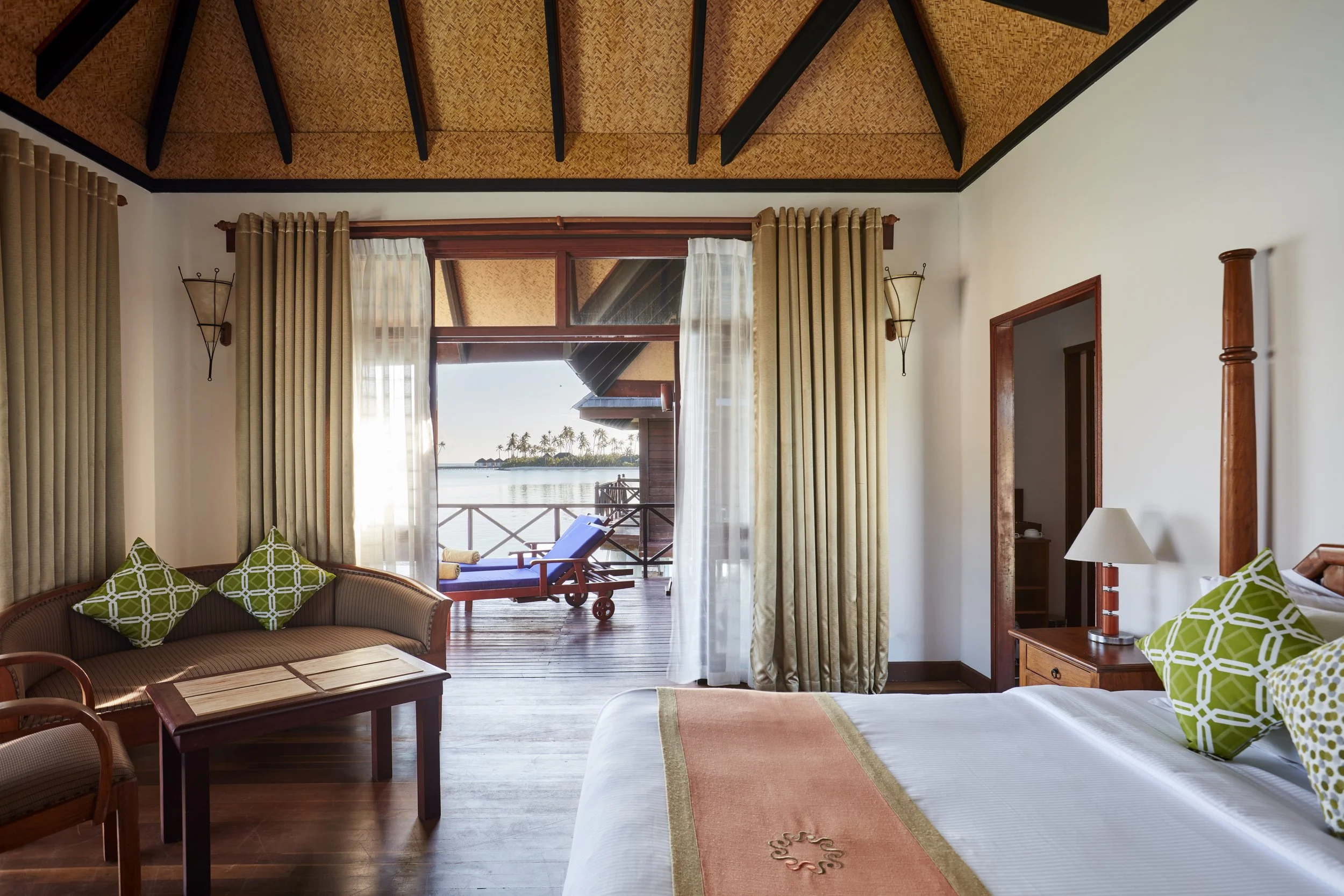 Olhuveli-Water-Villa-Bedroom-3.jpg