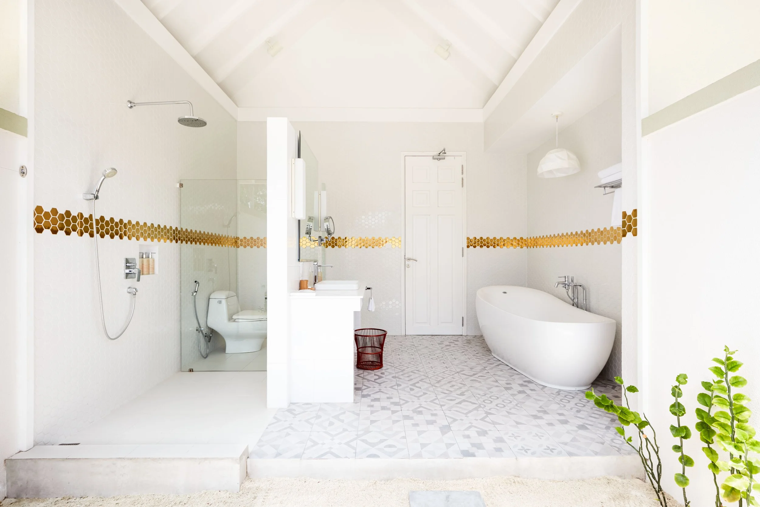 Olhuveli_BeachVilla_0104-Edit_page_01.jpg