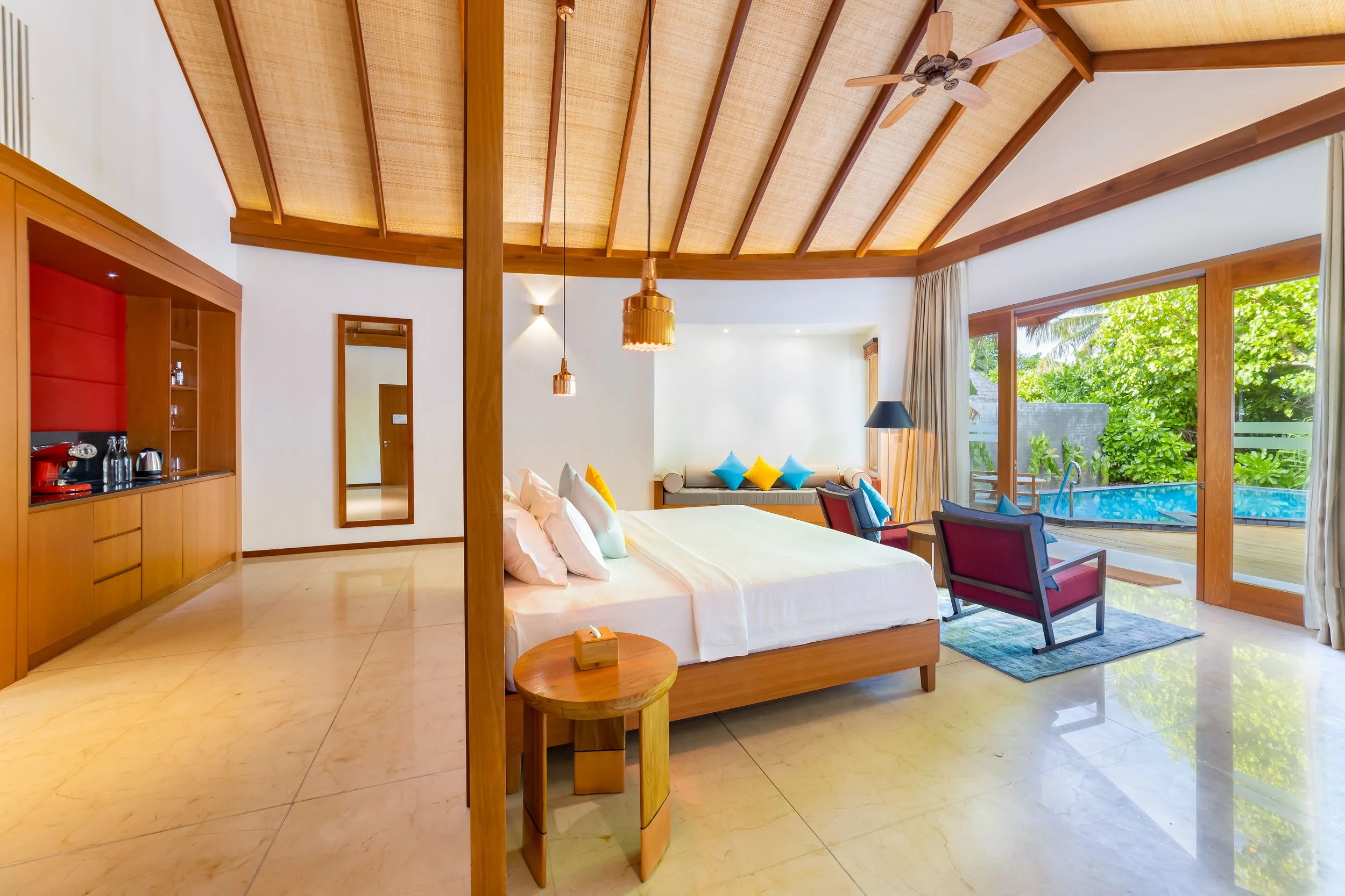 Furaveri - Beach Pool Villa with Jacuzzi Interior