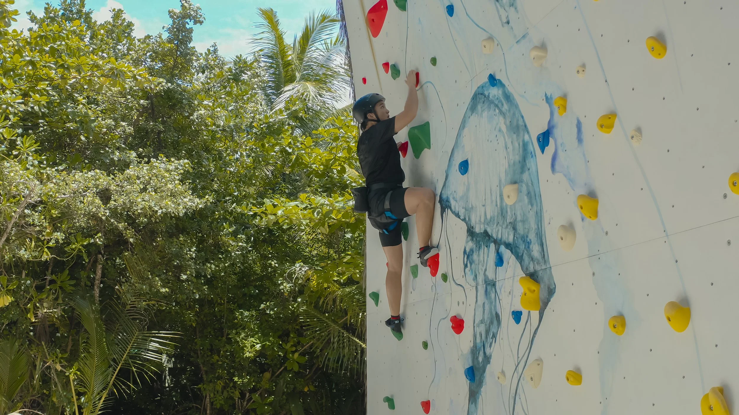 Anantara Kihavah - Wall Climbing Activity-2560x1440.JPG