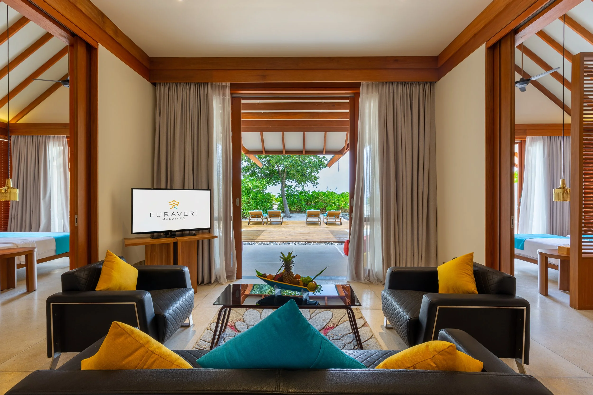 2 Bedroom Private luxury Beach Residence with Pool - Living Room