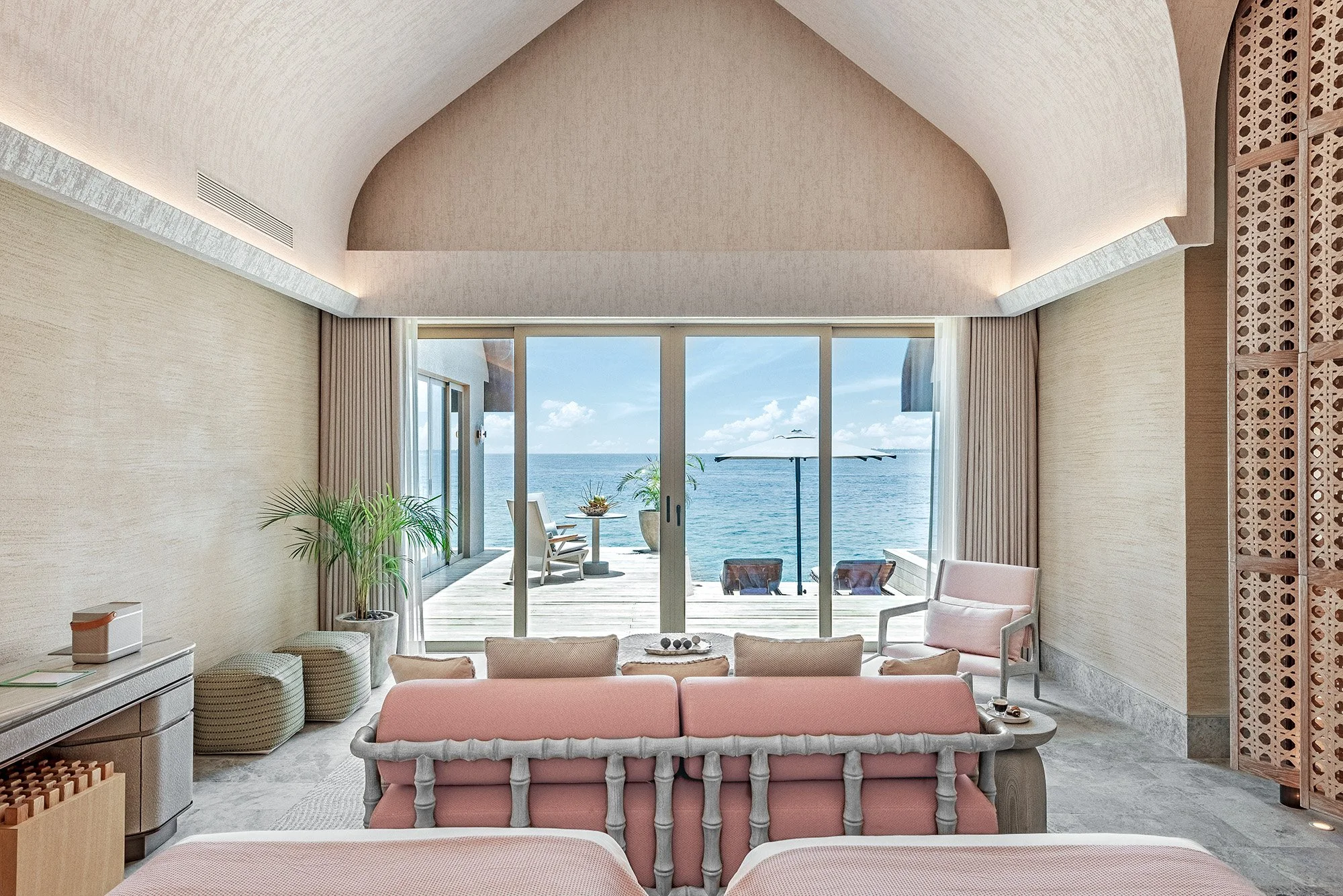 Four Bedroom Wellbeing Private Ocean Residence - Indoor