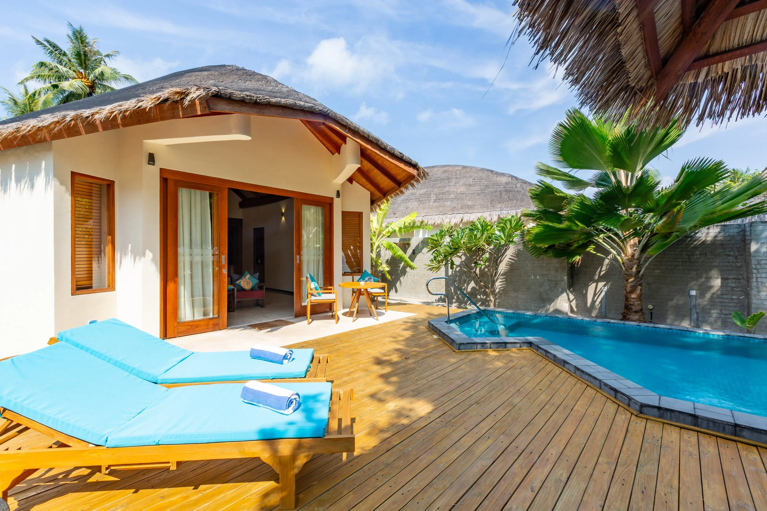 Furaveri - Beach Pool Villa with Jacuzzi Outdoor Deck & Pool