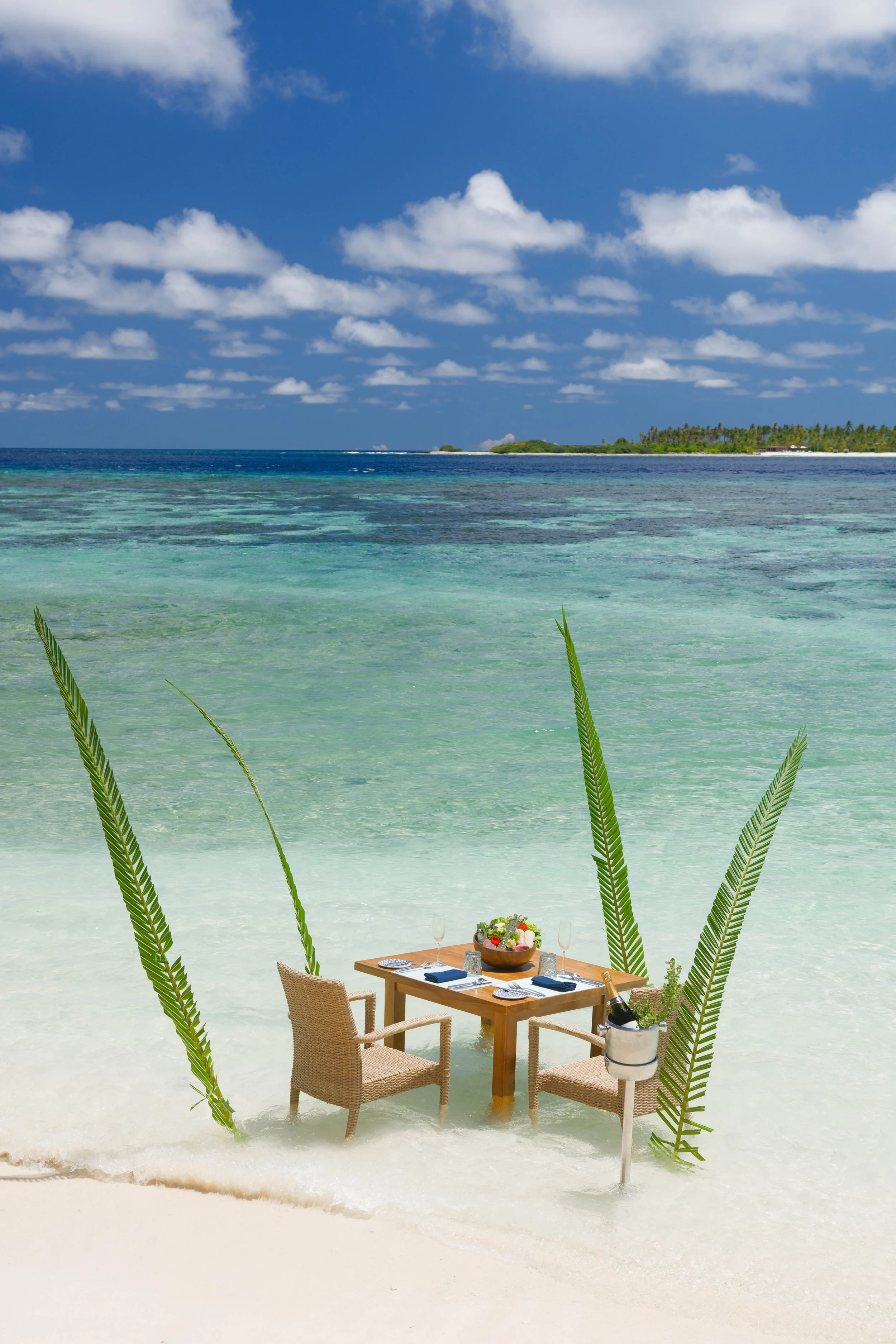 OBLU NATURE Helengeli by SENTIDO - Activities & Services - ROV Dining 01.jpg