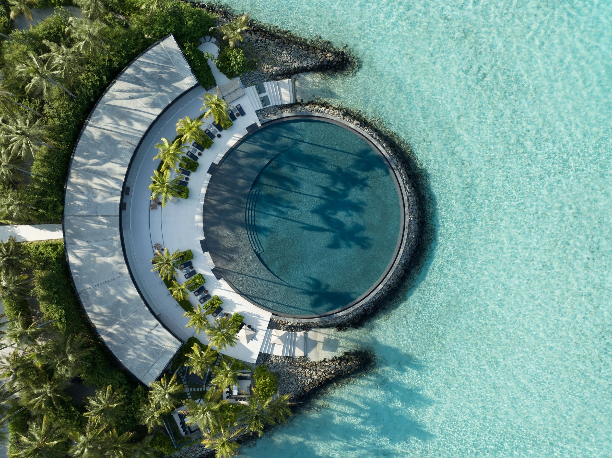 The Ritz-Carlton Maldives, Fari Islands - EAU Bar