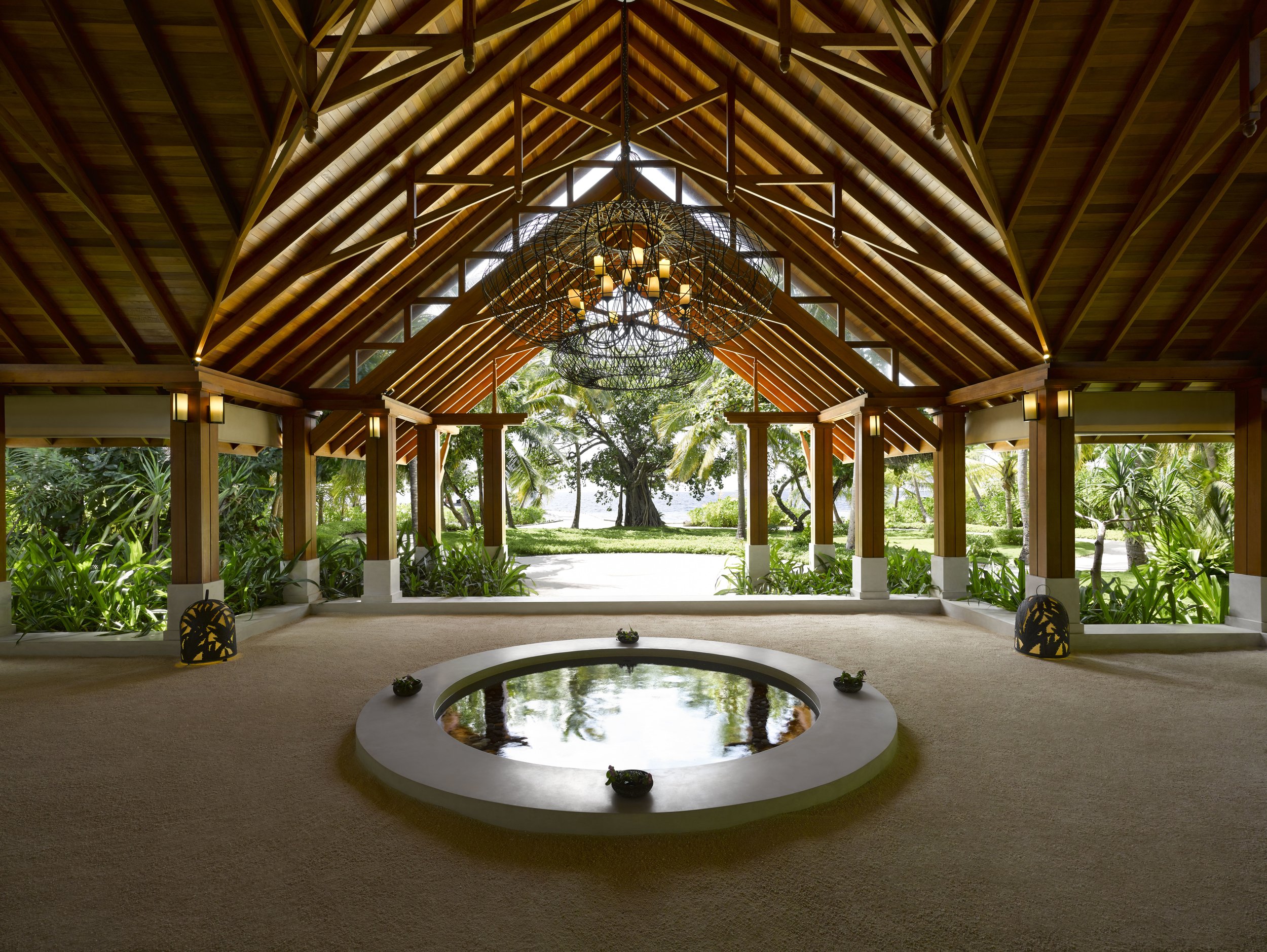 Dusit Thani Maldives - Arrival Lobby