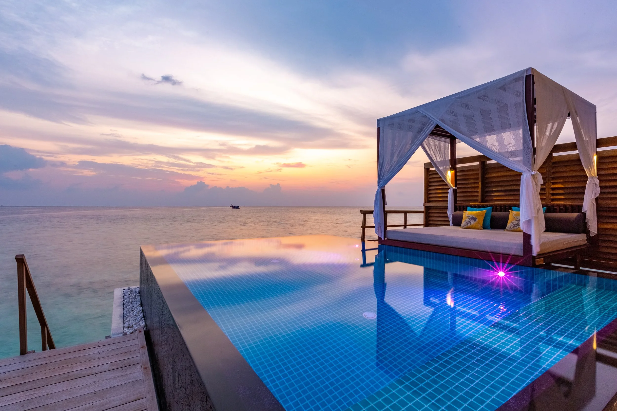 Furaveri - Sunset Ocean Pool Villa Sunset View
