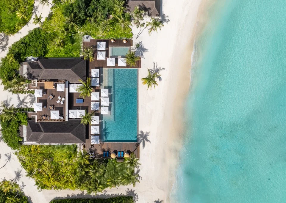 dusitd2-feydhoo-maldives-MIDI-exterior-birdeye-view-961x683.jpg