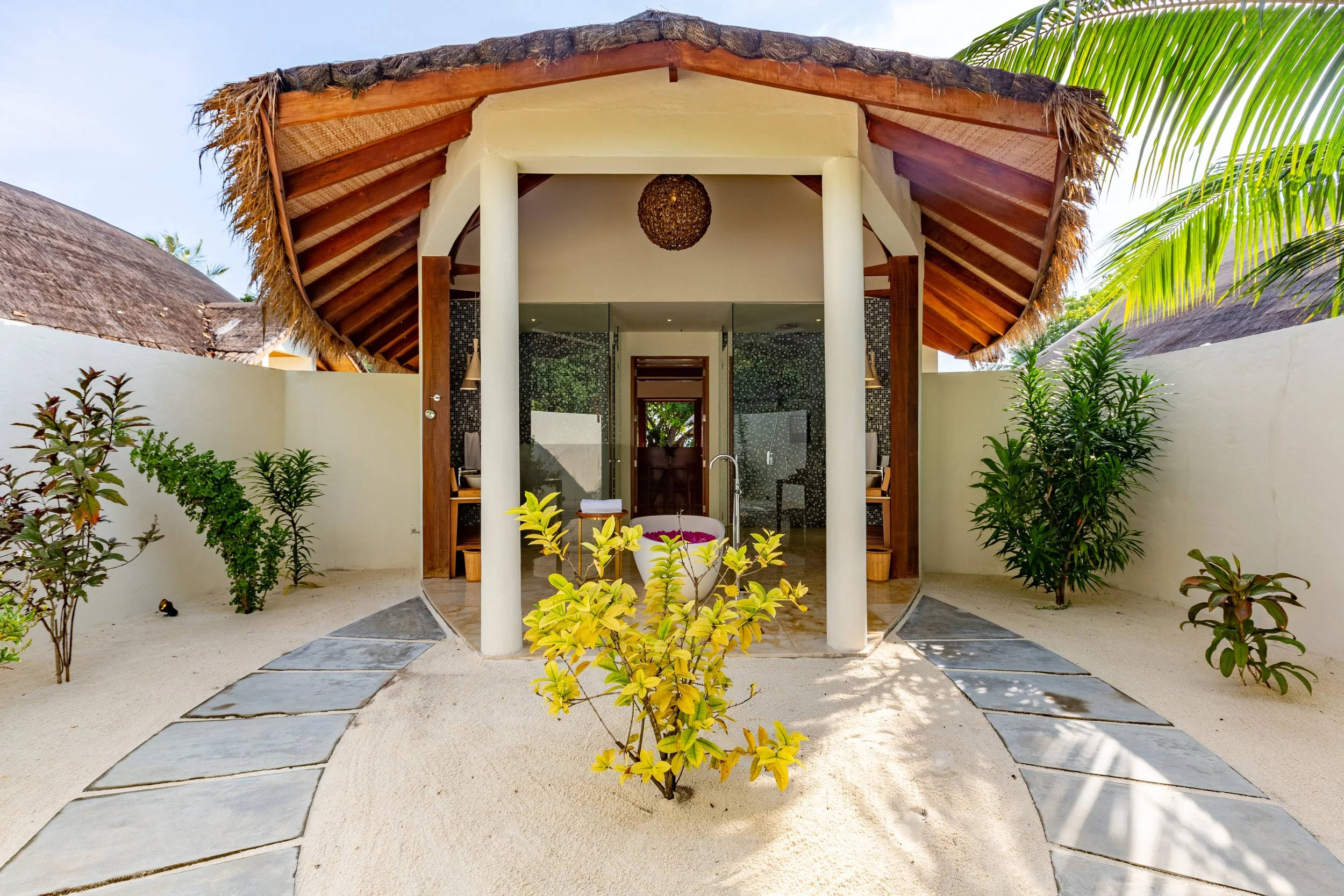 Furaveri - Beach Pool Villa with Jacuzzi Outdoor Bath