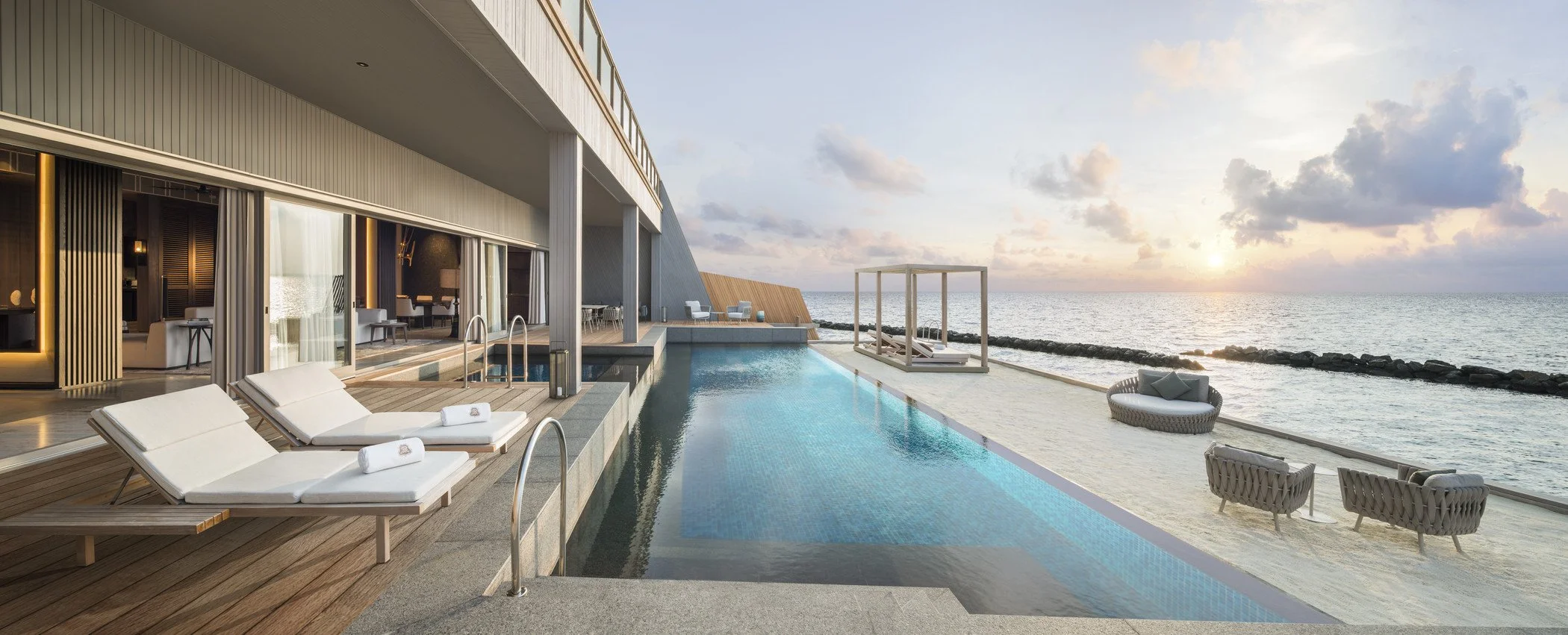 The St. Regis Maldives Vommuli - John Jacob Astor Estate Deck & Pool