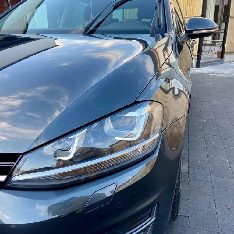 ✅ Exterieurreiniging

Steeds afgewerkt met een bandencoating die voor een nieuwe look zorgt, tot 3 maanden beschermt tegen UV-straling en tevens water- en vuilafstotend werkt.