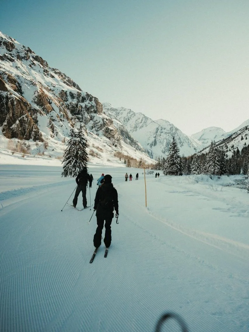 𝗔 𝗳𝗲𝘄 𝘀𝗵𝗼𝘁𝘀 𝗳𝗿𝗼𝗺 𝗼𝘂𝗿 𝗹𝗮𝘀𝘁 𝘄𝗶𝗻𝘁𝗲𝗿 𝗿𝗲𝘁𝗿𝗲𝗮𝘁 ❄️

Who doesn&rsquo;t dream of this?
We do. And we&rsquo;re going back.

✨ Join us in the snow?
👉 All info &amp; registrations via the link in bio.

📸 @chess_bonte 
@laur