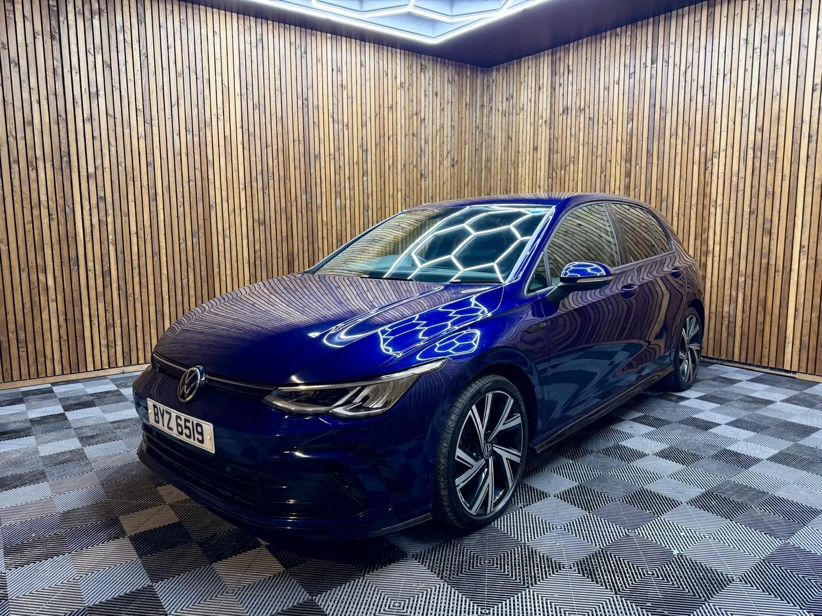 Volkswagen Golf 2L TDI R Line DSG