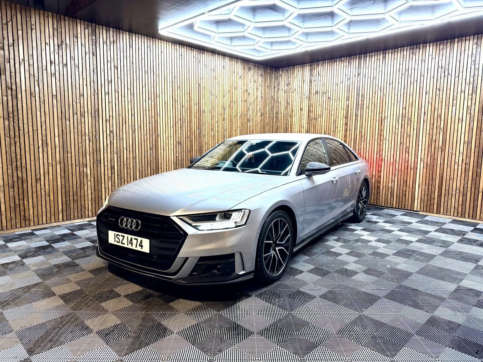 Audi A8 3.0 TDI V6 Black Edition