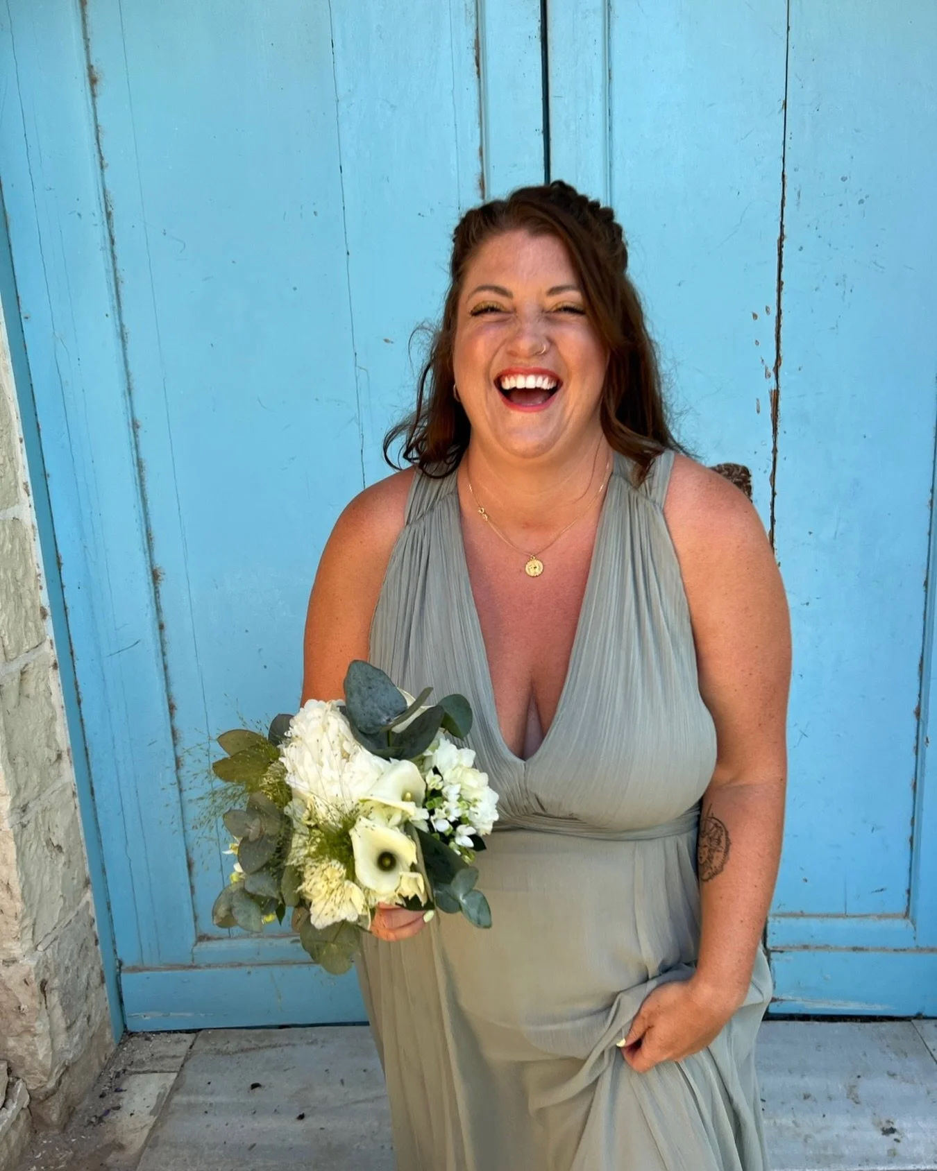 Day 20 of @kimwilliamsweddings #adventweddingchallenge2025 

✨ One Photo, One Story ✨

Back to where it all began. When I got back from Aus for my friend&rsquo;s wedding in 2022 she asked me to be a bridesmaid and I was so honoured. I muscled in on a