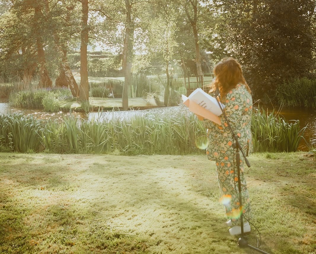 Look at the light in these shots @charlottemcguinnessphoto is a wonder! 

M&amp;J married @hallfarmweddingnorfolk in an emotive and intimate weekend affair. Every element was so unapologetically them and during a ritual to celebrate their heritage I 