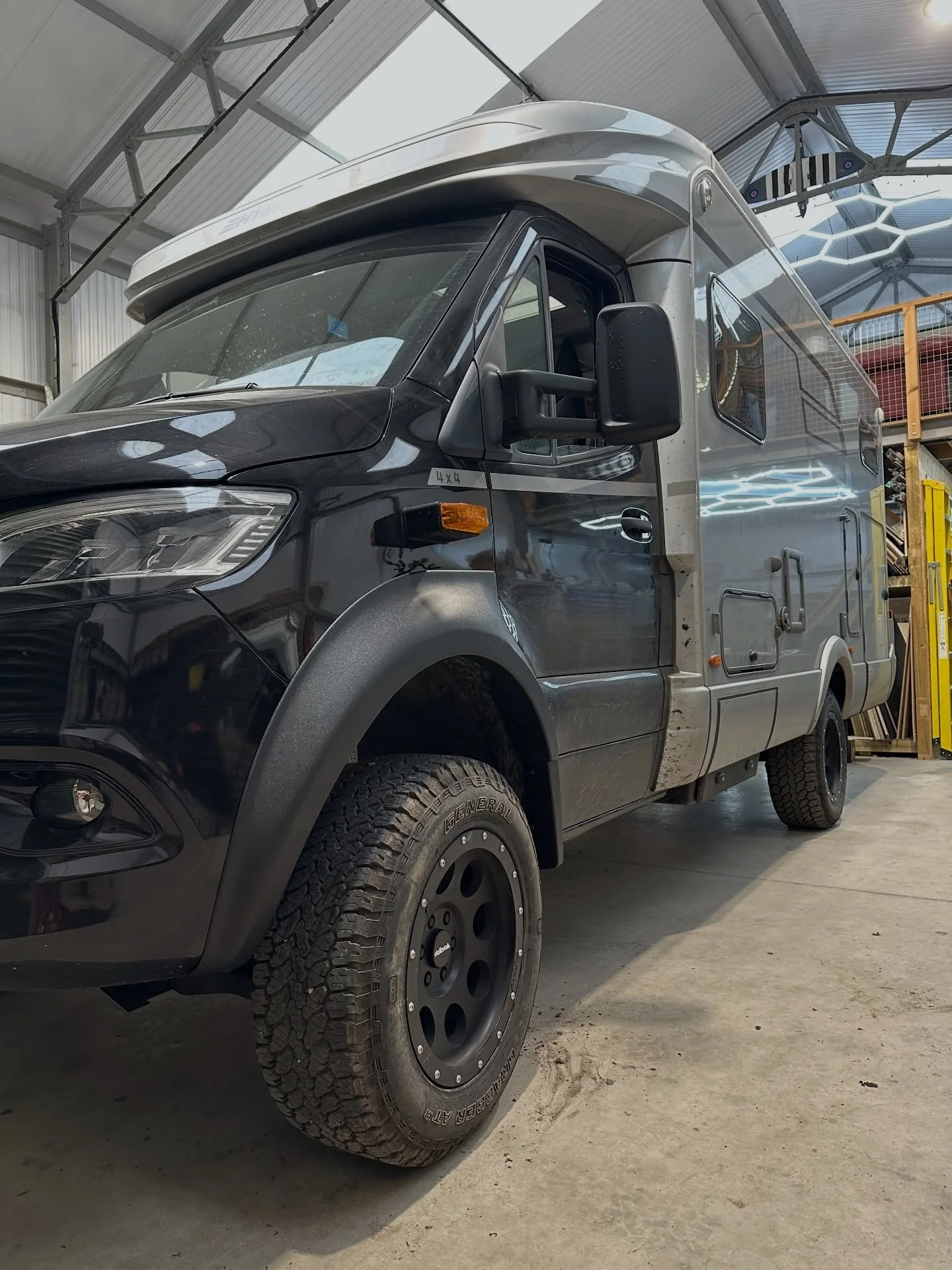 We recently had this beast back in for some @terrawagen goodies 👌🏽

#vinnauk #4x4hymer #AWDsprinter #4x4sprinter