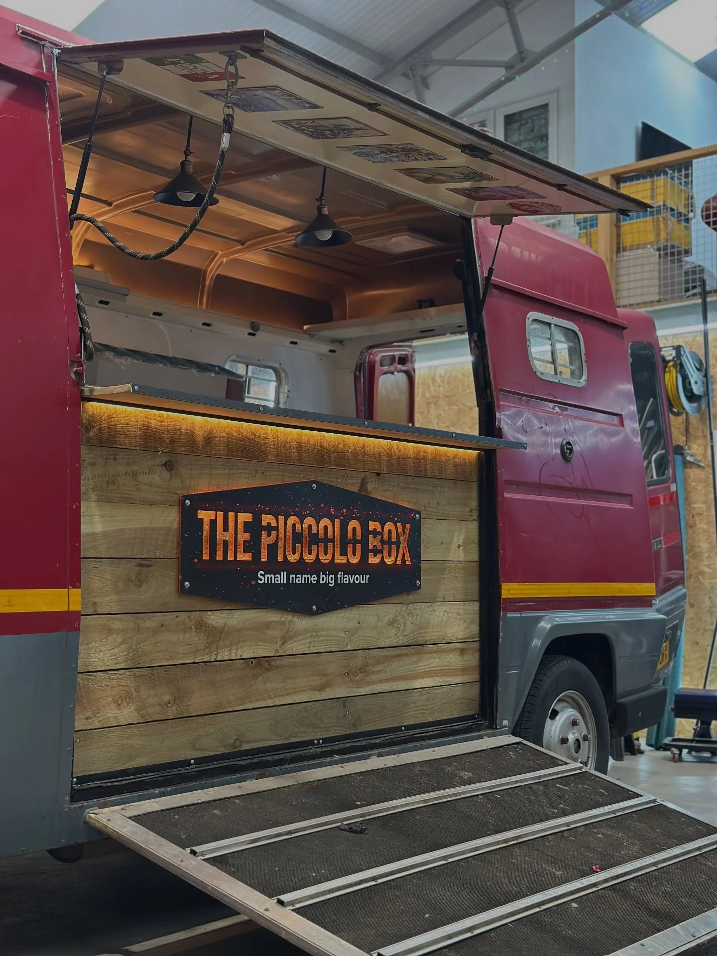 @the_piccolo_box_  new pizza wagon all powered and illuminated - now we just need to test goods 🍕🍕🍕

#vinnauk