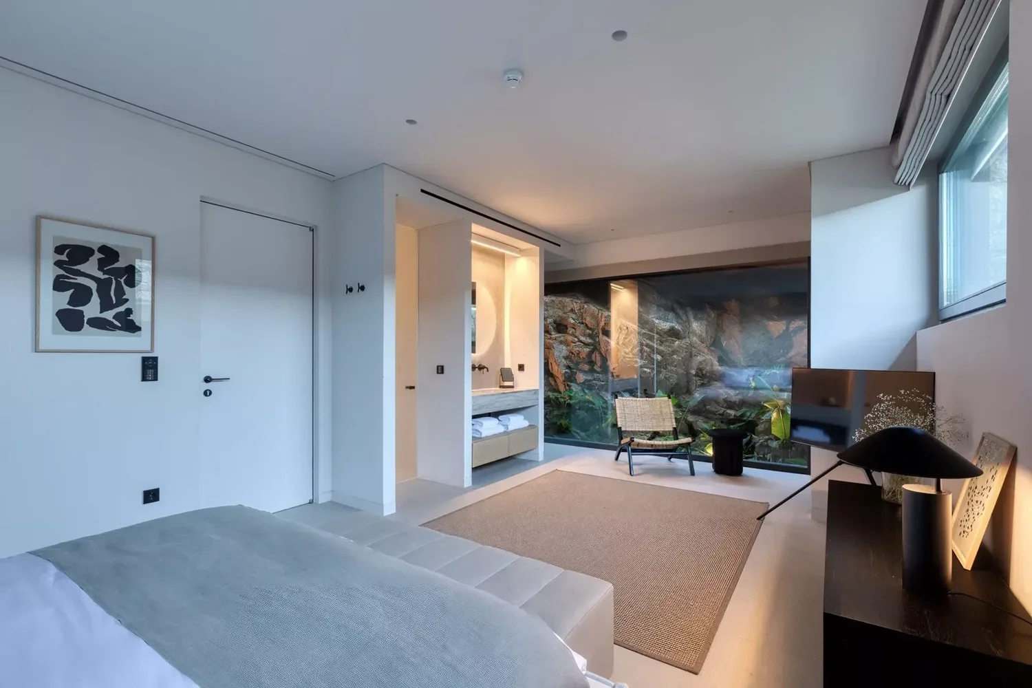 Penthouse with sea view on the Athens Riviera, introduced privately by Orion Sirr