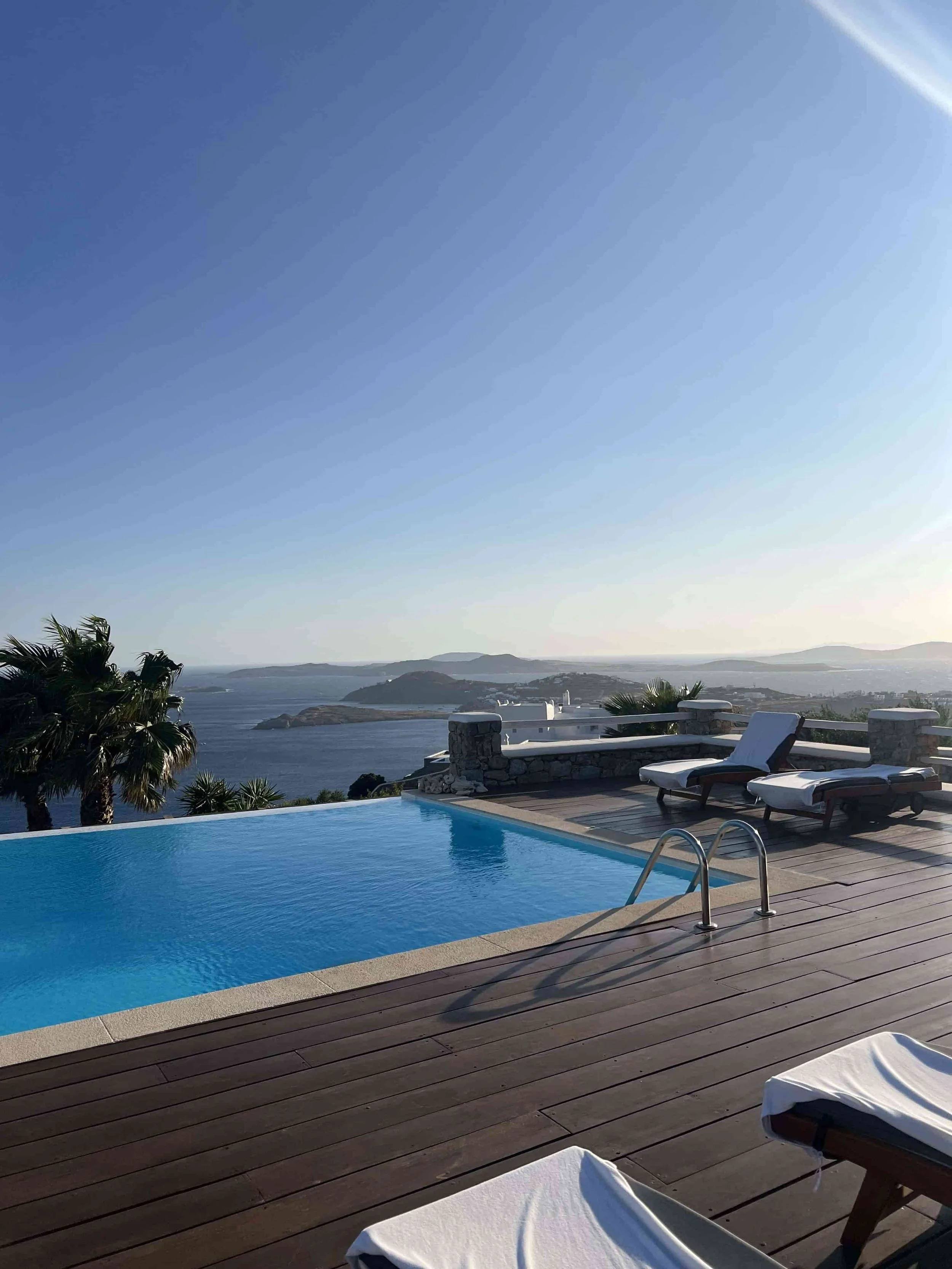 villa-marketing-mykonos-infinity-pool.jpg