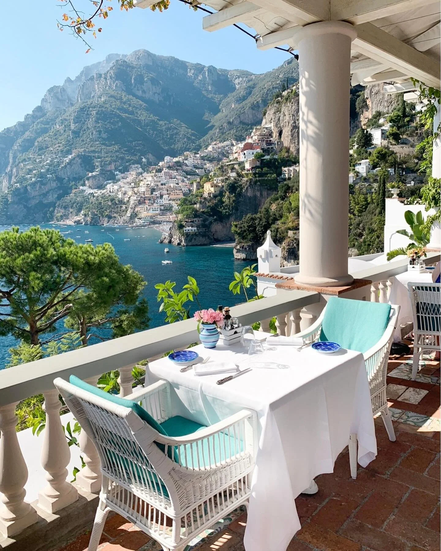 El fin de semana es un peque&ntilde;o lienzo en blanco. Si pudieras pintar tu escapada ideal con uno de estos cuatro paisajes, &iquest;cu&aacute;l elegir&iacute;as?

A. Senda Mediterr&aacute;nea: La elegancia de una comida frente al mar, el glamour d