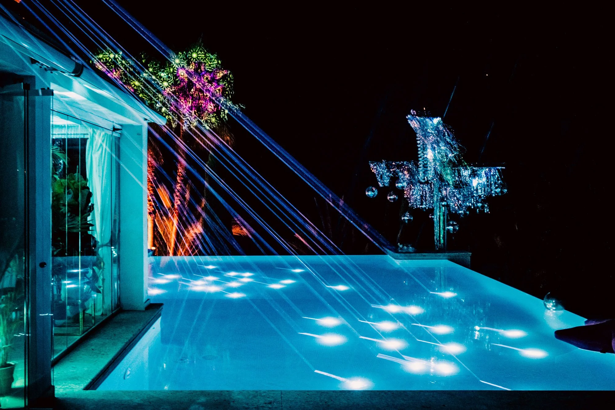 Quantum Jungle_lasers.jpg