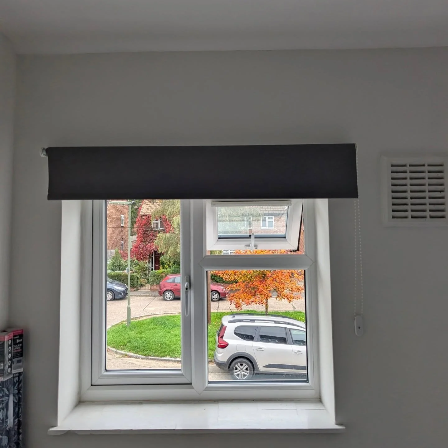 Replacing old blinds with a clean new fit ✅
Perfect alignment first time thanks to my new light-up spirit level — green means level, ideal when you’re working solo 👌
Precision, clean finishes, and attention to detail — that&rsquo